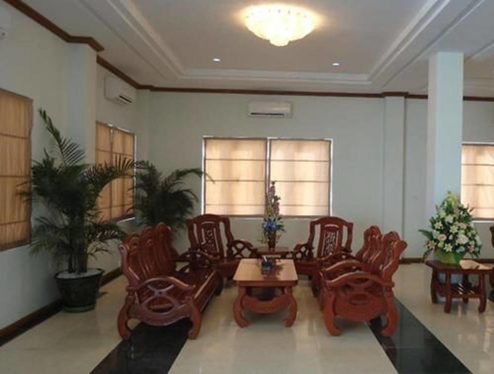 Myat Thinzar Hotel Oattara Thiri Exterior photo
